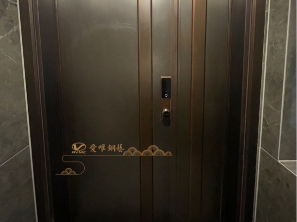 佛山銅門廠家愛唯銅藝——子母銅門極簡風格