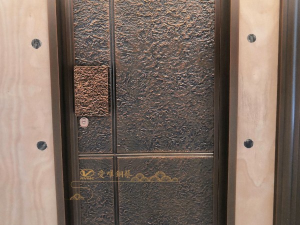 廣東別墅銅門(mén)廠家愛(ài)唯銅藝——?jiǎng)e墅銅門(mén)極簡(jiǎn)入戶(hù)銅門(mén)